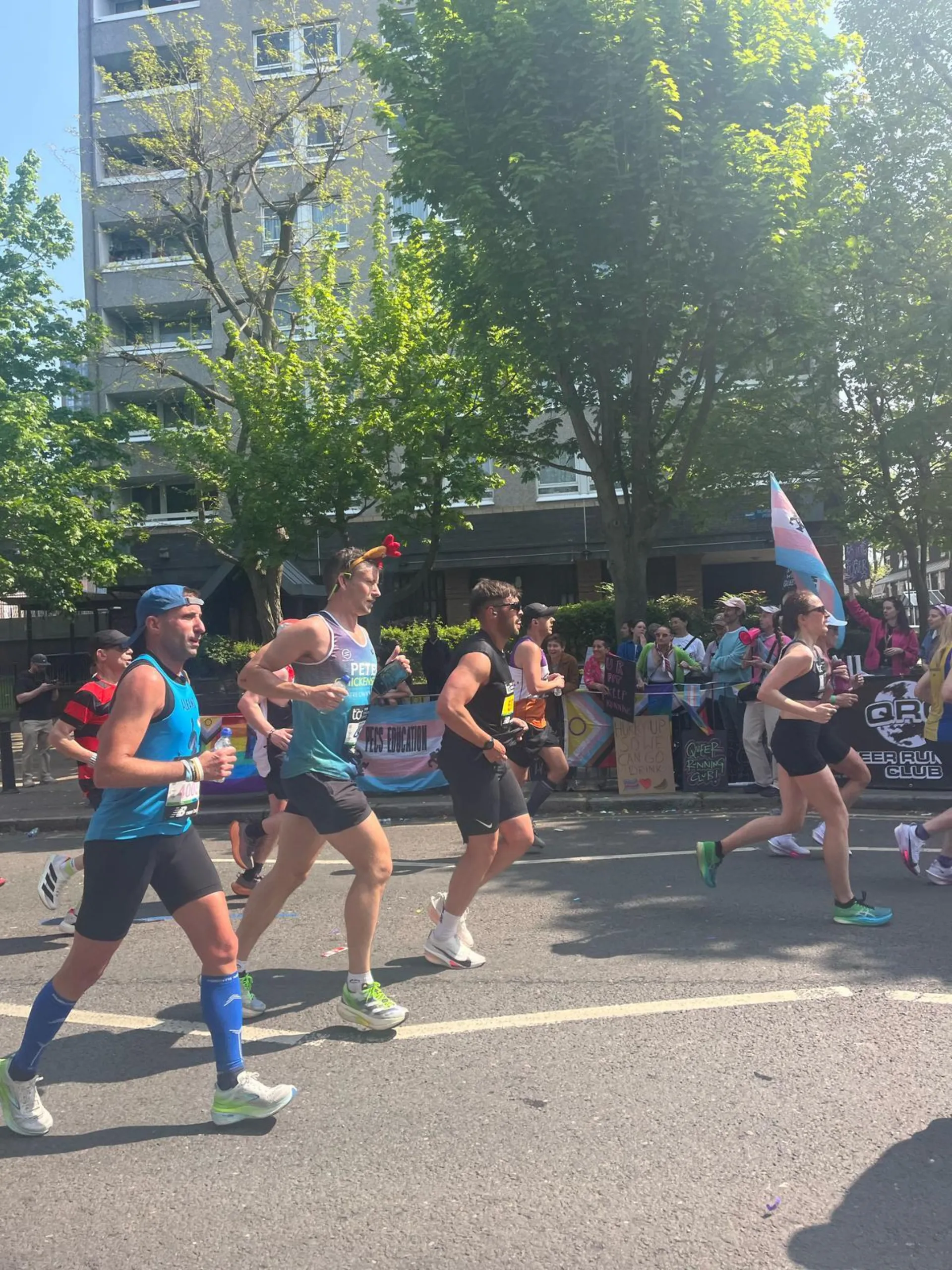 Pete Evia Rhodes running the London marathon