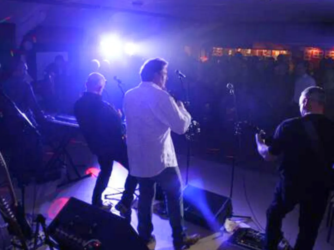 shot in the dark performing